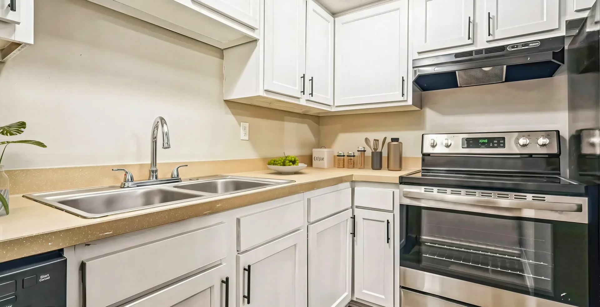 reynoldsburg-oh-apartments-Chandler-Commons-kitchen-1